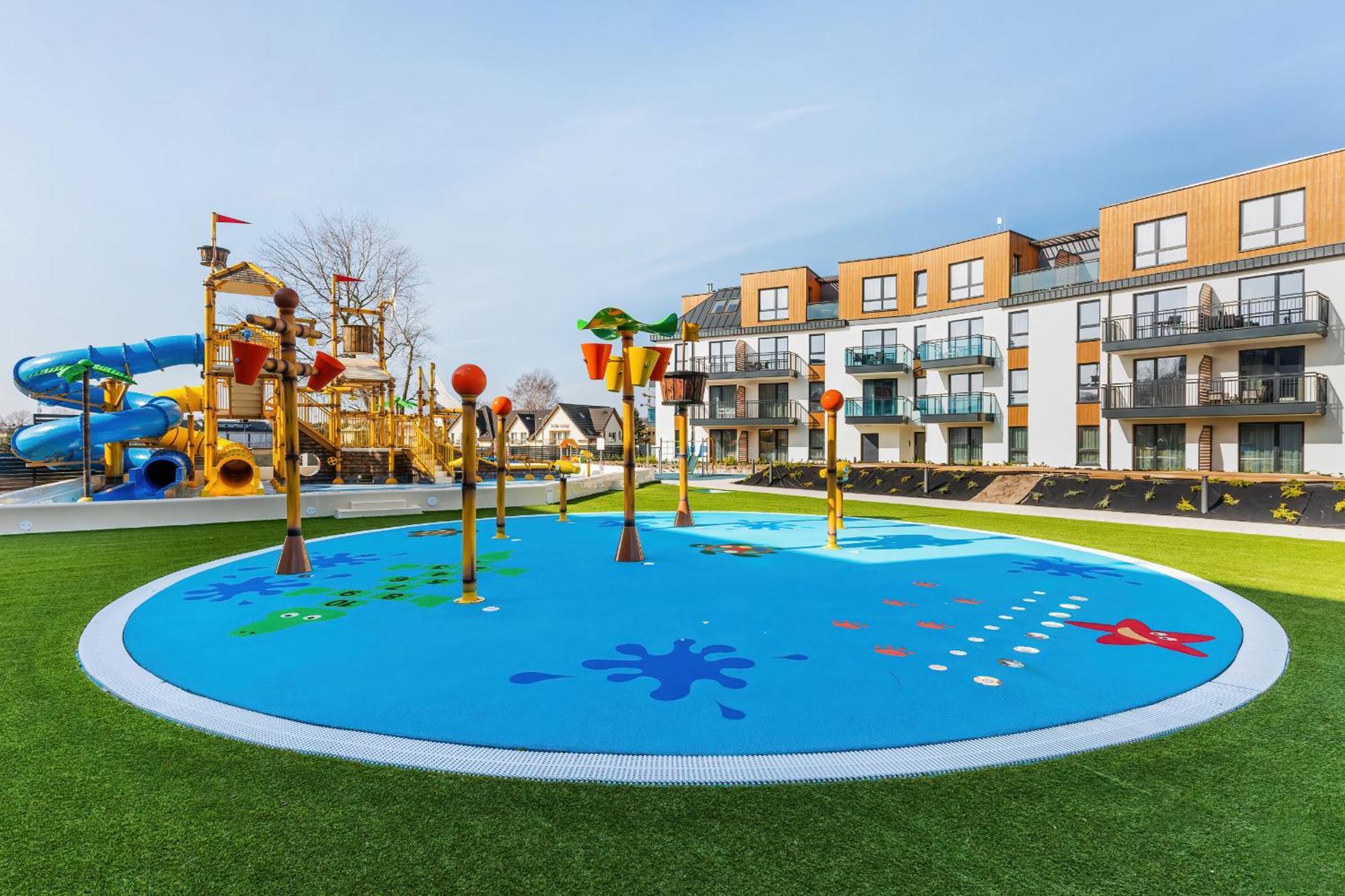 Bel Mare Holiday Apartments Near The Beach With Parking By Noclegi Renters Мендзиздрое Екстериор снимка